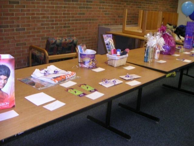 thedoorprizetablemisstcnj2004.jpg